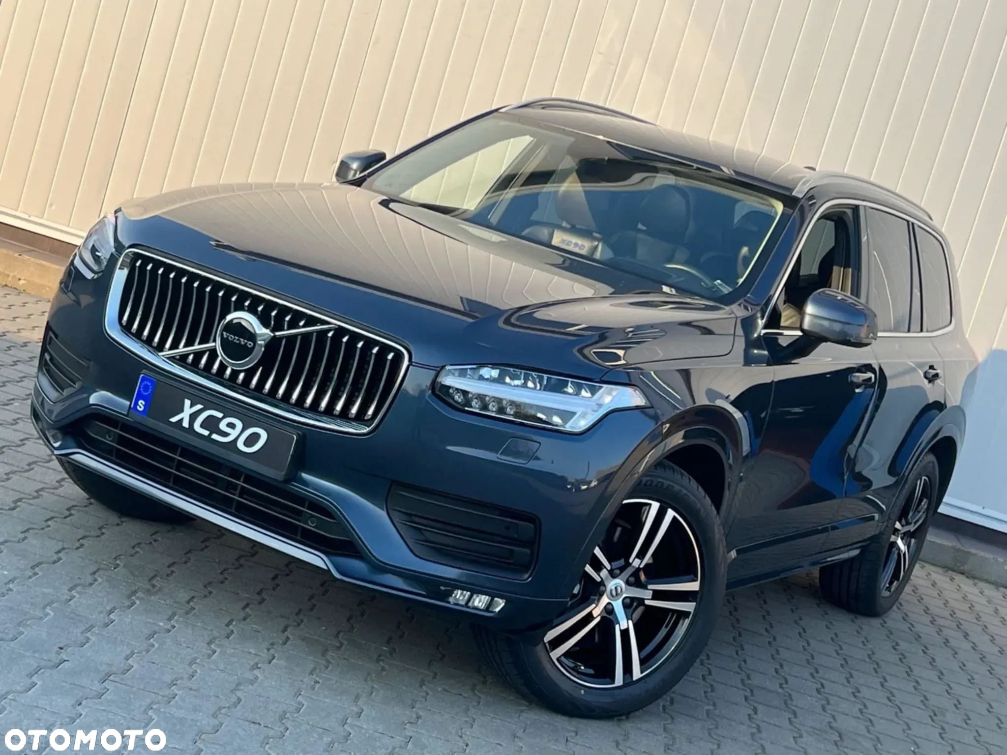 Volvo XC 90 - 1