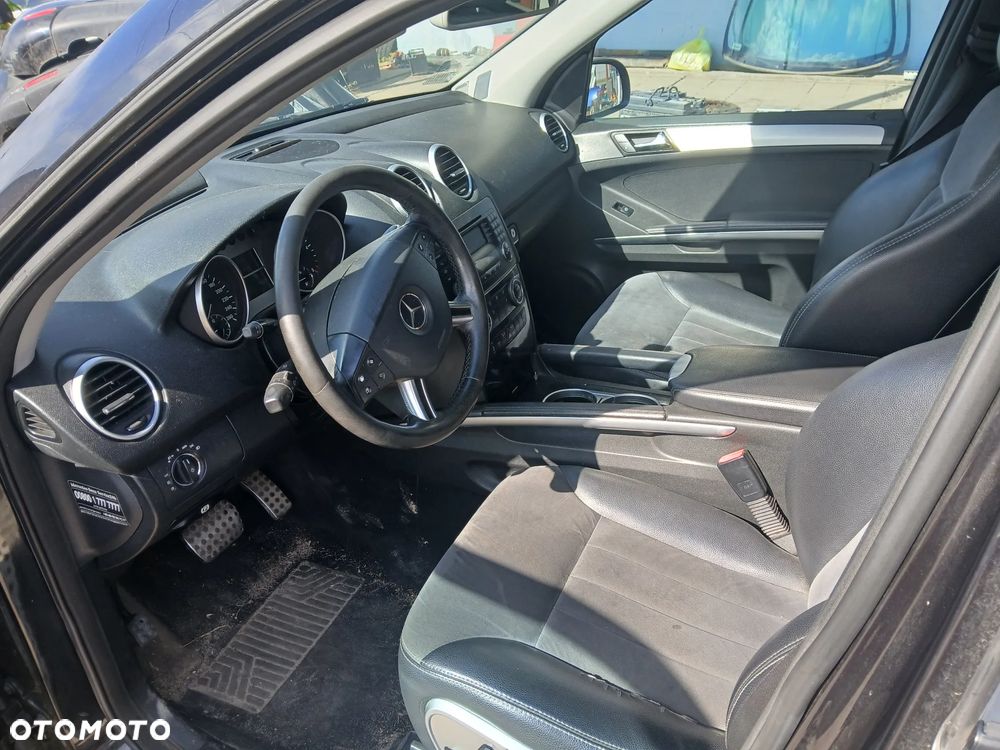 mercedes w164 ML 197 maska zderzak lampa grill błotnik drzwi zbiornik paliwa szyba lusterko - 5
