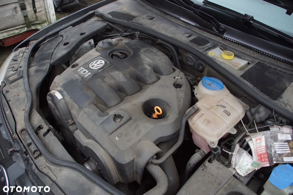 Auto na części - Volkswagen Passat B5 Lift 1.9 TDI 130 KM AWX GGB LA7T 2005R Silnik Skrzynia Drzwi Maska Klapa Zderzak Błotnik Szyba Lusterko Deska Kokpit Sterownik Moduł Czujnik Licznik Kierownica Panel - 15