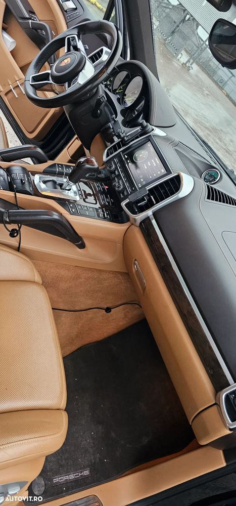 Porsche Cayenne S E-Hybrid Platinum Edition - 21