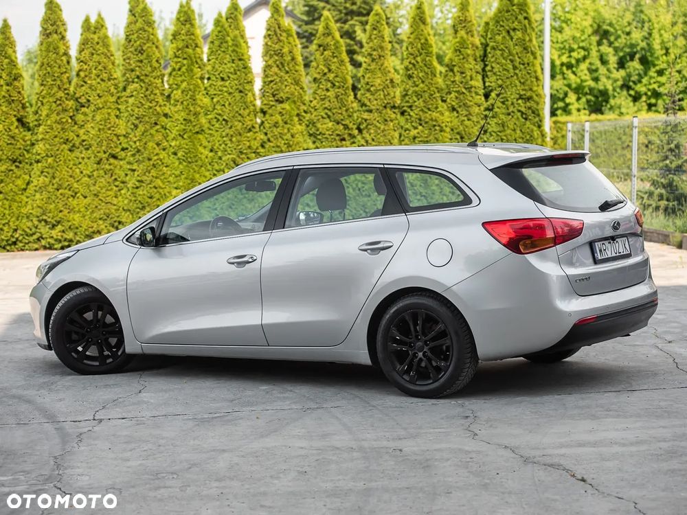 Kia Ceed 1.6 CRDi 128 Spirit - 10
