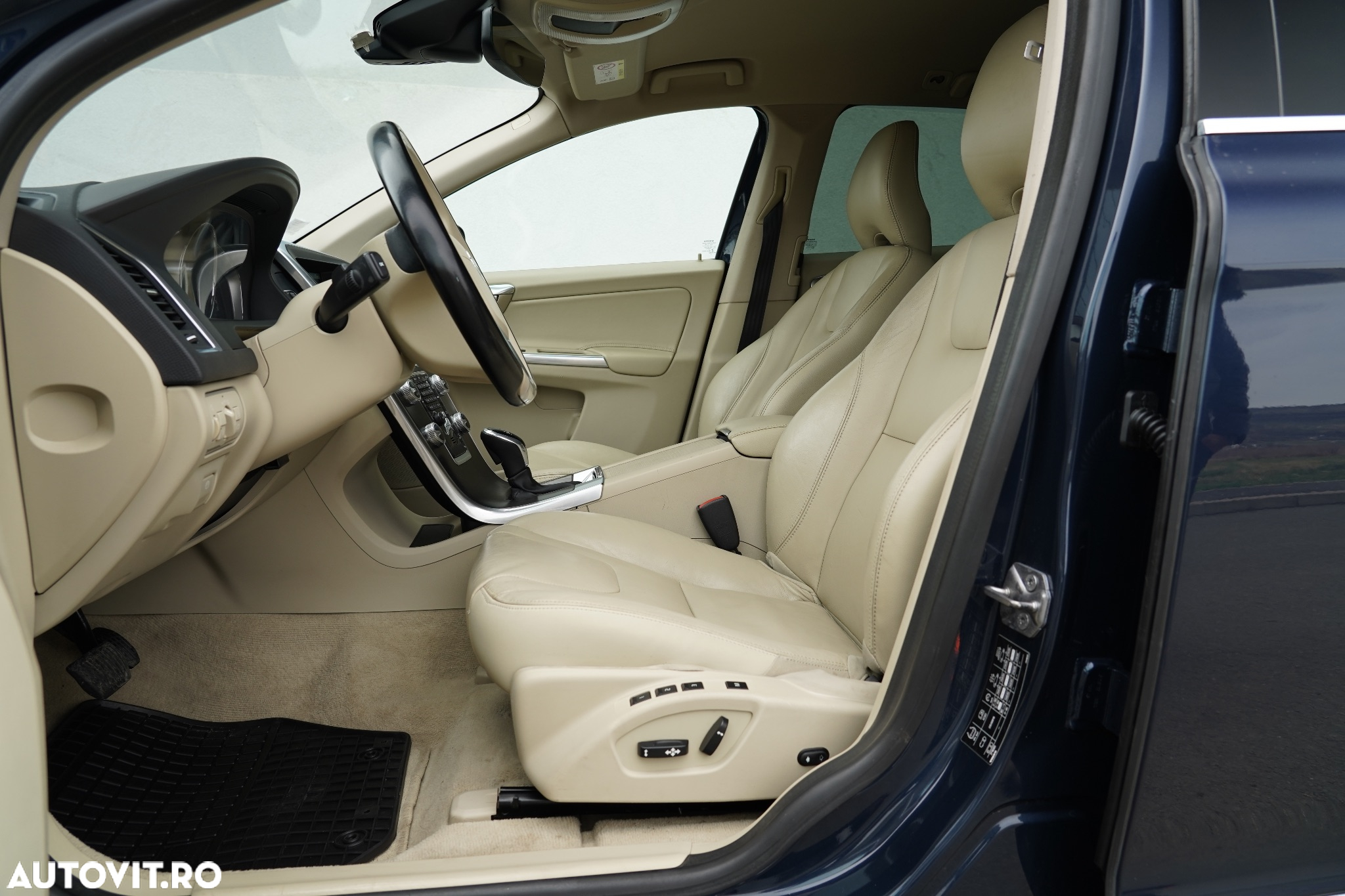 Volvo XC 60 D4 AWD Geartronic Summum - 13