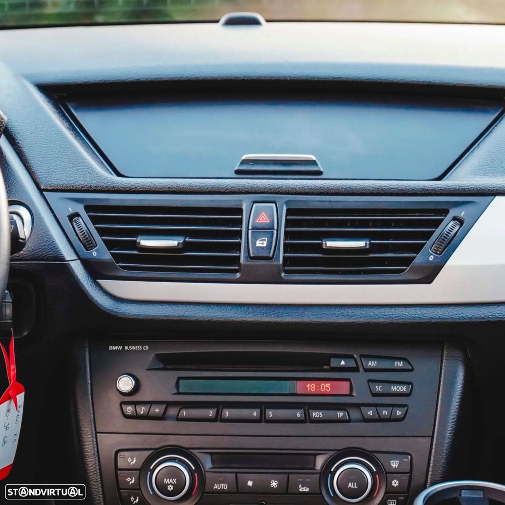 BMW X1 18 d sDrive - 23