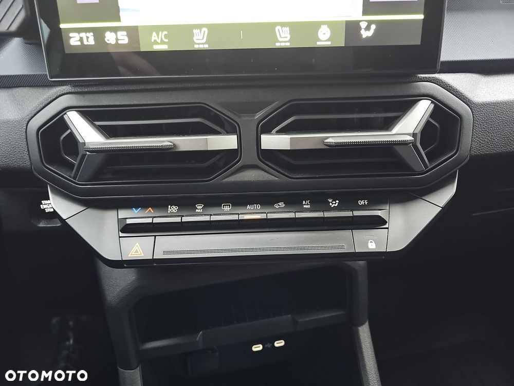 Dacia Duster 1.6 Full Hybrid 140 Journey MMT - 17