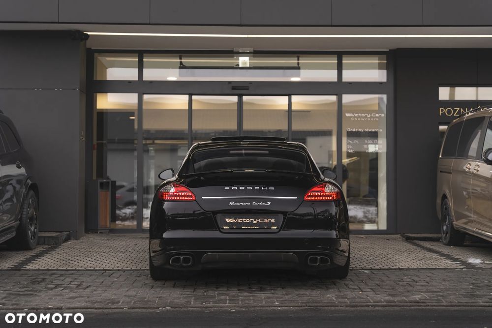 Porsche Panamera Turbo PDK - 15