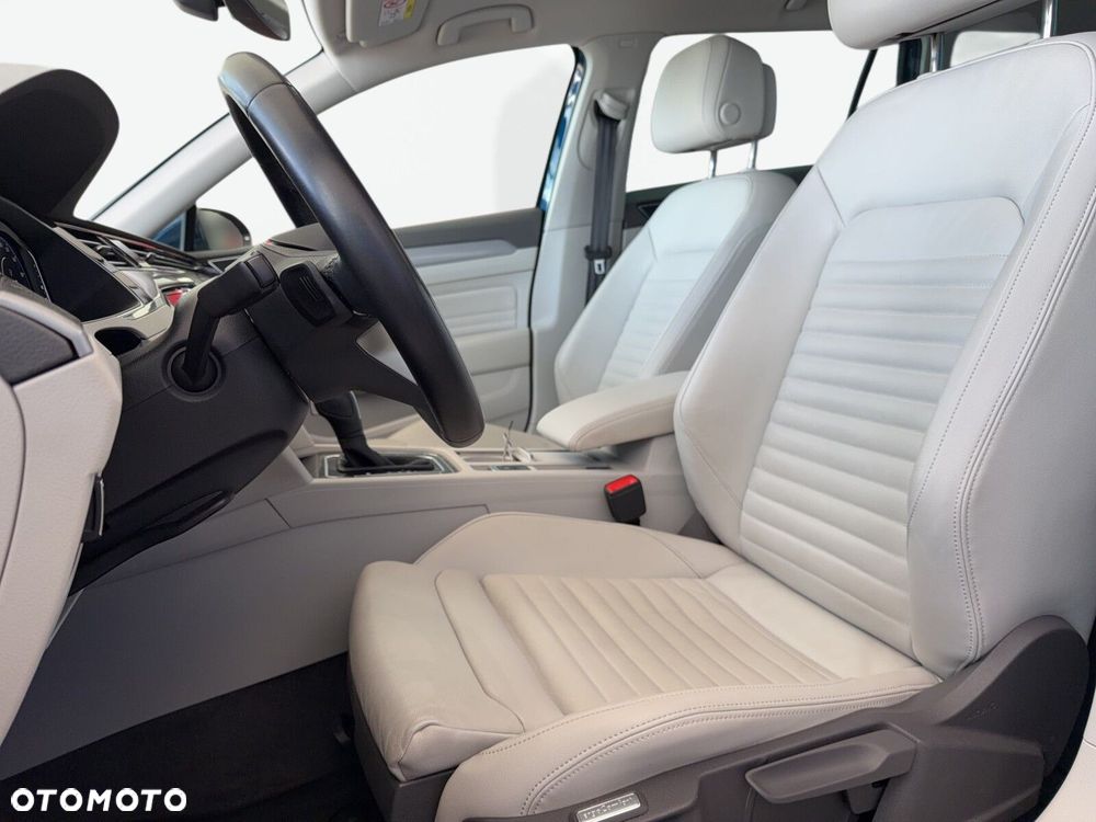 Volkswagen Passat Variant - 12