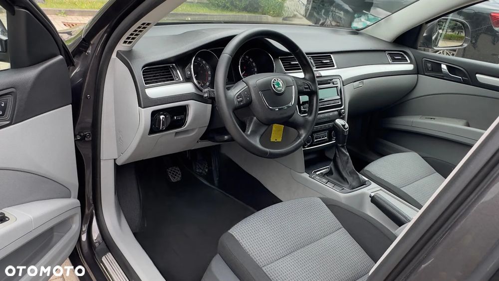 Skoda Superb 2.0 TDI Exclusive - 3