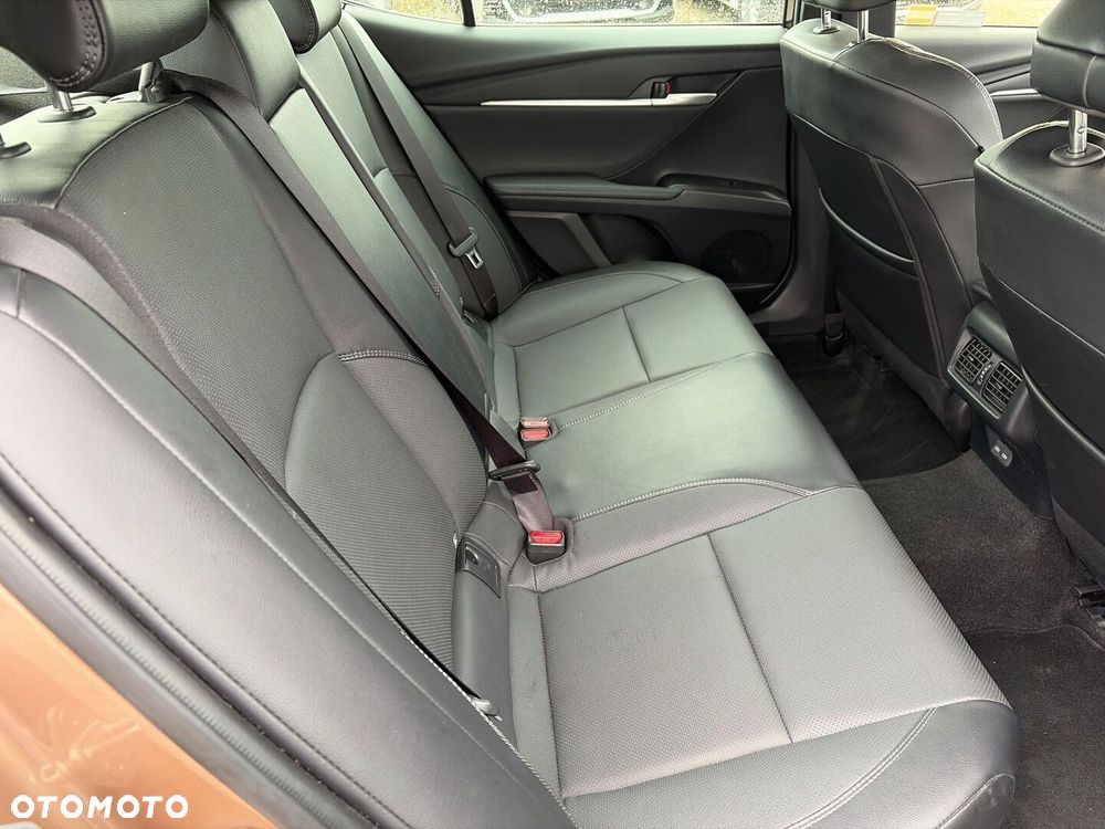 Toyota Camry - 11