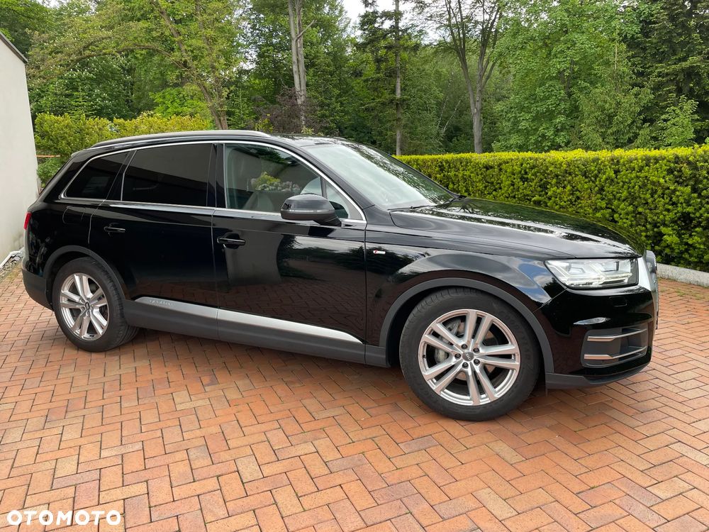 Audi Q7 - 1