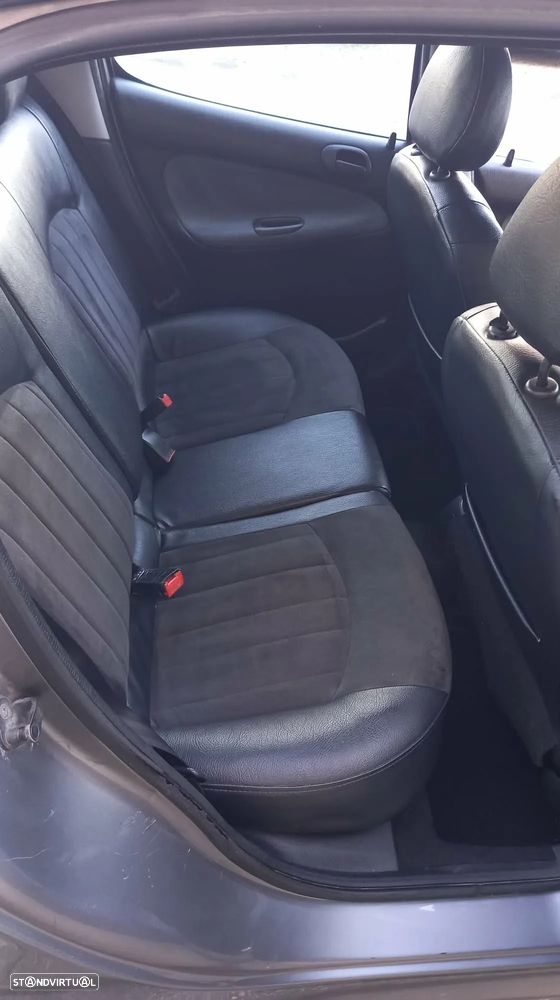 Peugeot 206 2.0 HDi XT — fotografia 8