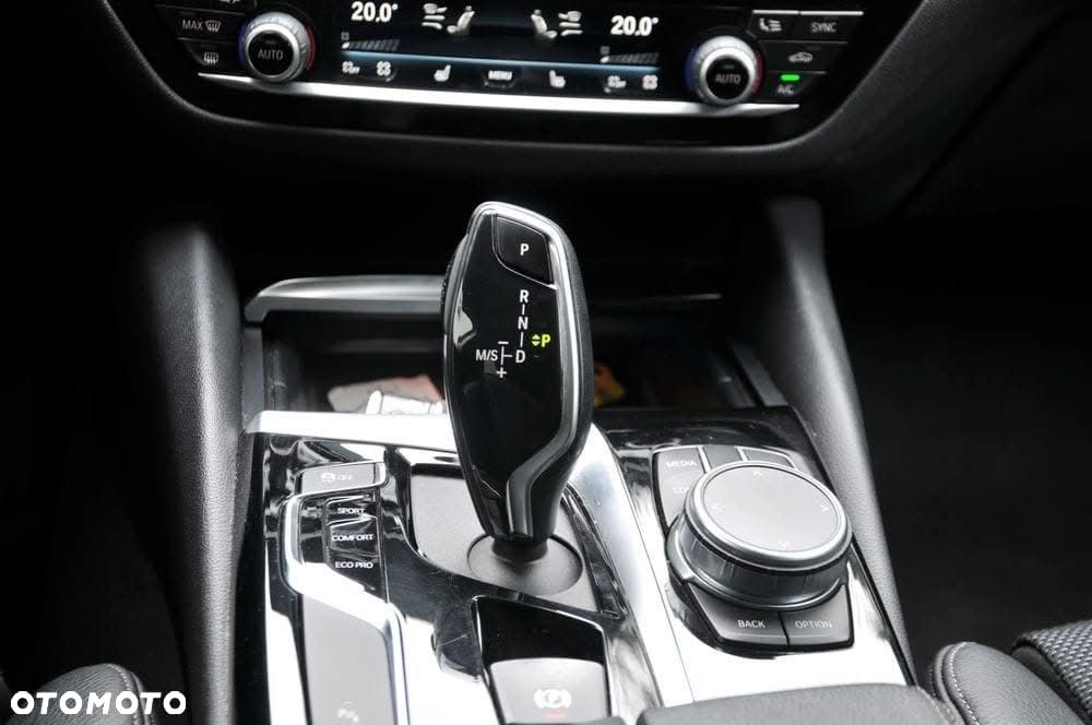 BMW Seria 5 520d xDrive Sport Line - 22