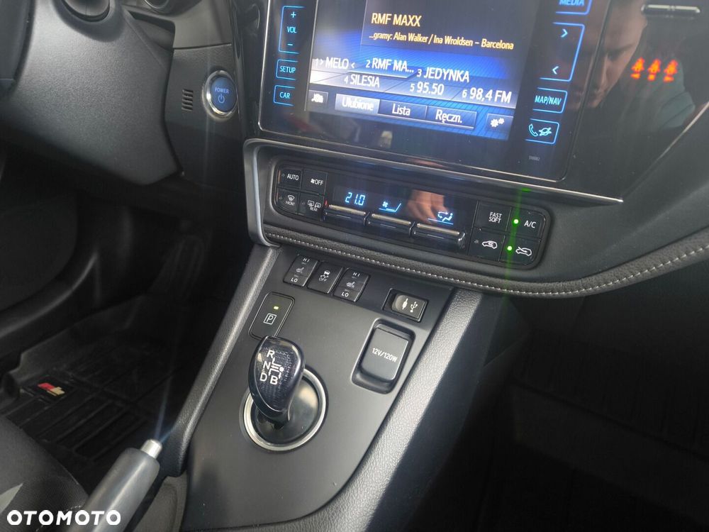 Toyota Auris - 16
