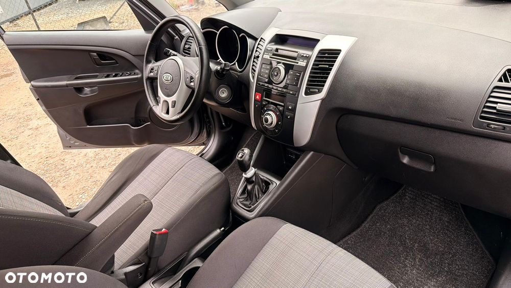 Kia Venga 1.6 L - 9
