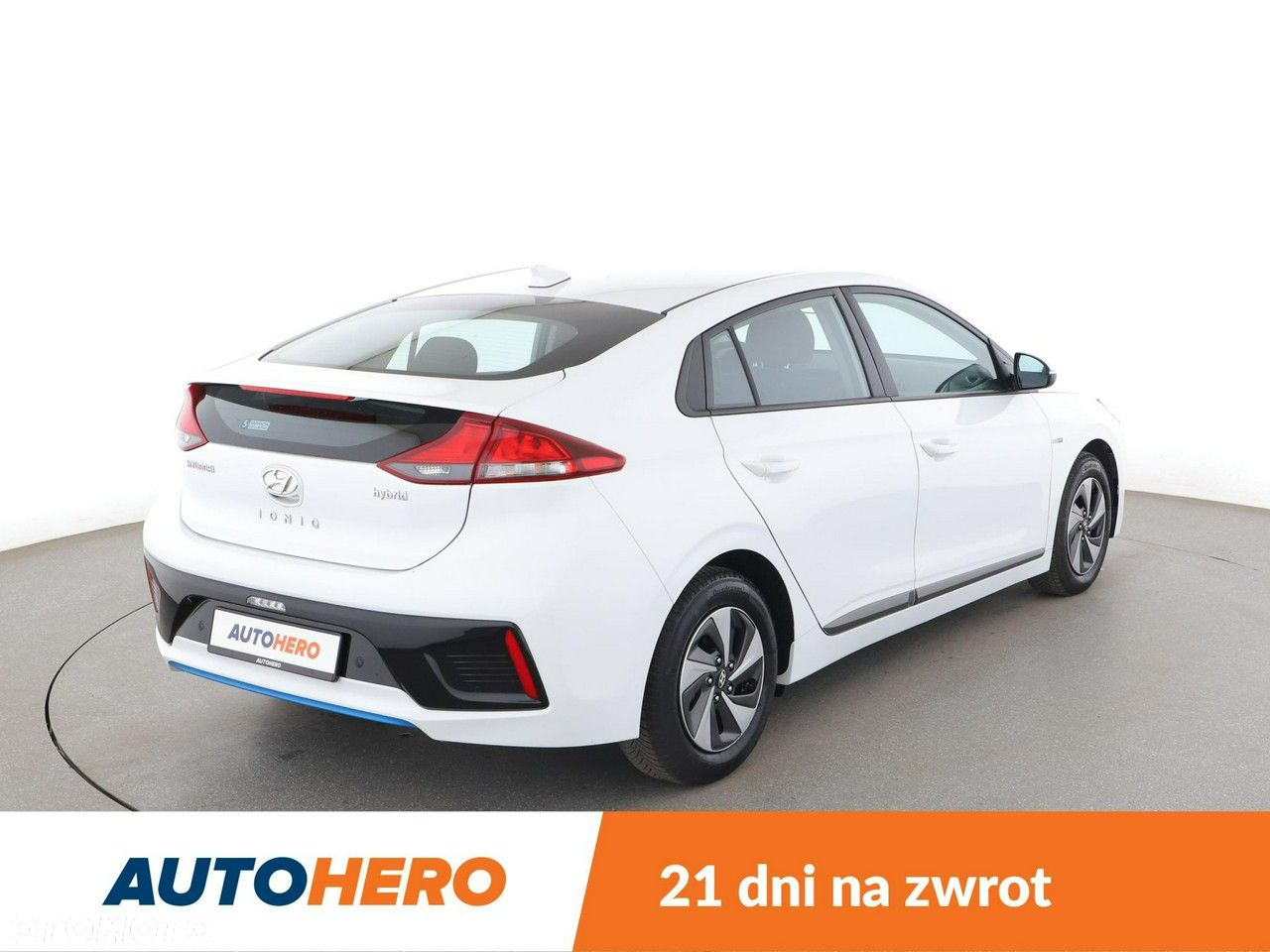 Hyundai IONIQ - 7