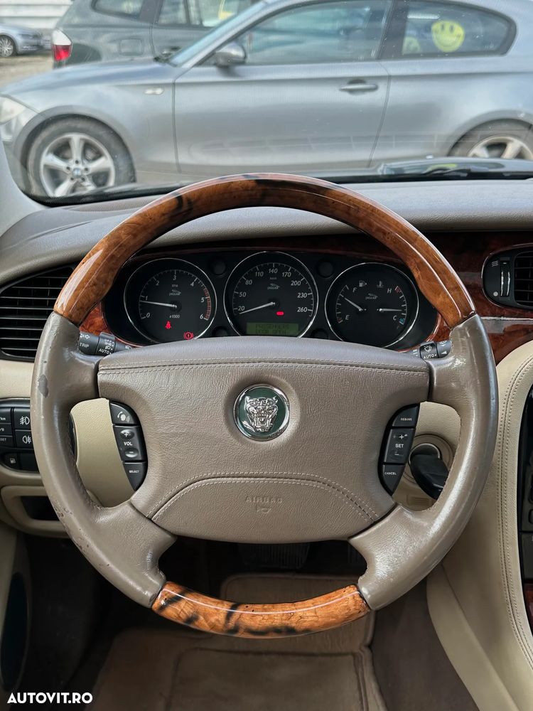 Jaguar XJ XJ6 2.7 Twin Turbo (LWB) Sovereign - 10