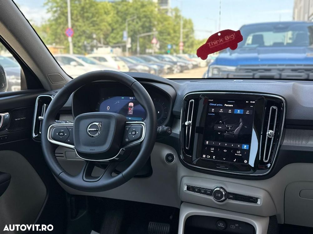 Volvo XC 40 B4 AT FWD MHEV Plus Dark - 28