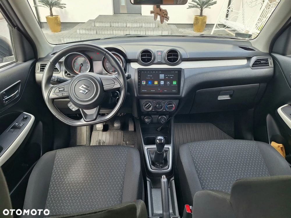 Suzuki Swift 1.2 Premium Plus - 7