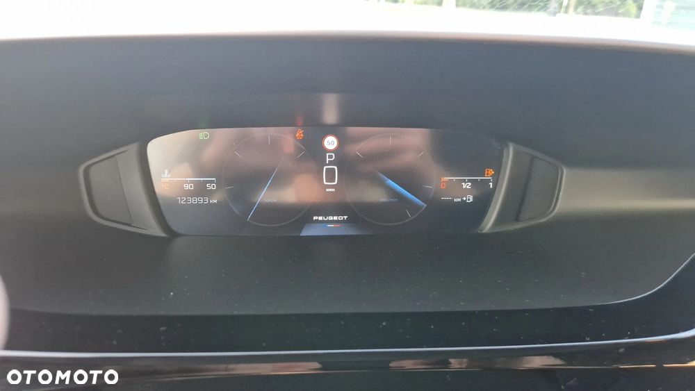 Peugeot 308 1.2 PureTech Active Pack S&S EAT8 - 23