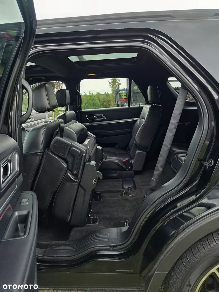 Ford Explorer - 35