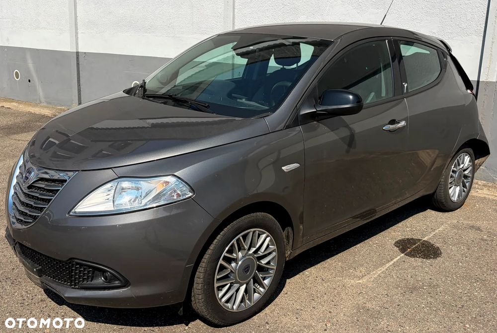 Lancia Ypsilon 1.2 8V Gold - 23