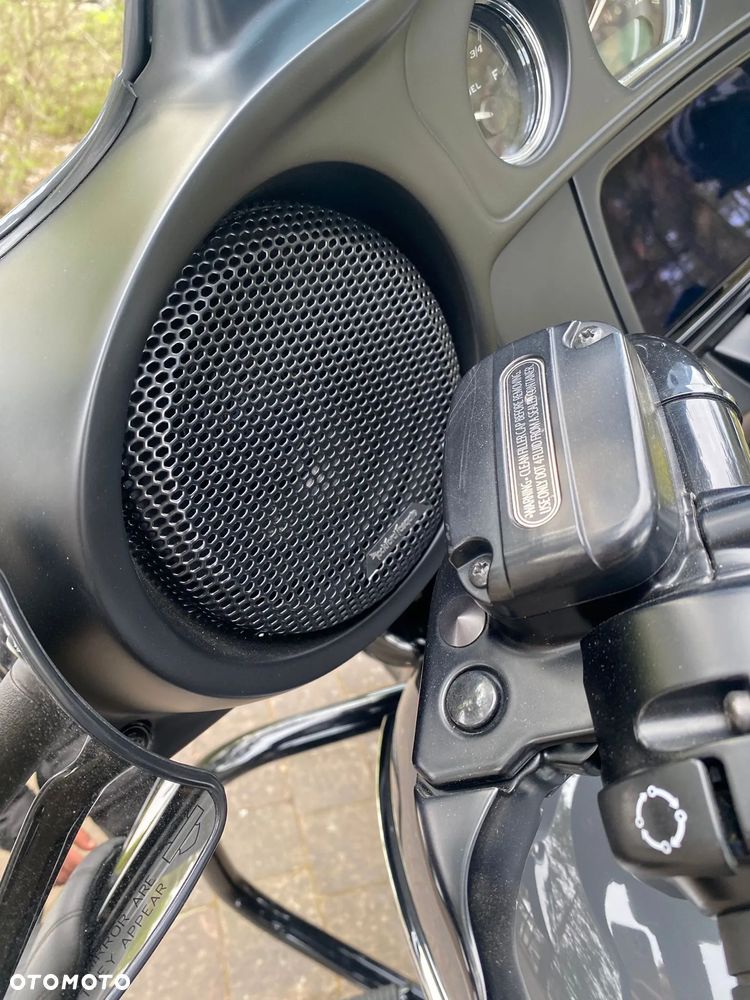 Harley-Davidson Touring Street Glide - 14