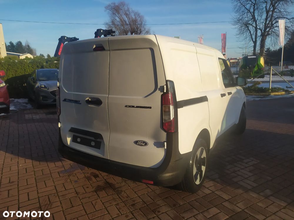 Ford TRANSIT COURIER VAN - 8
