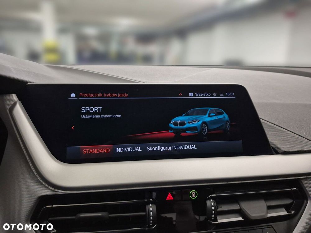 BMW Seria 1 118i Advantage - 24