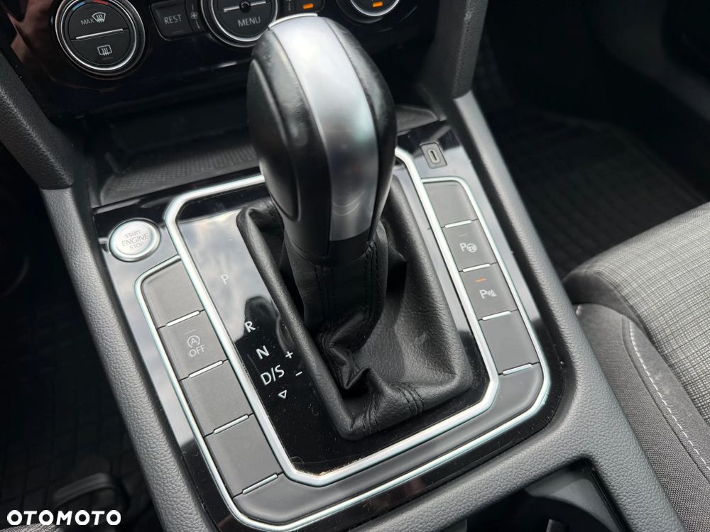Volkswagen Passat 2.0 TDI Business DSG - 19