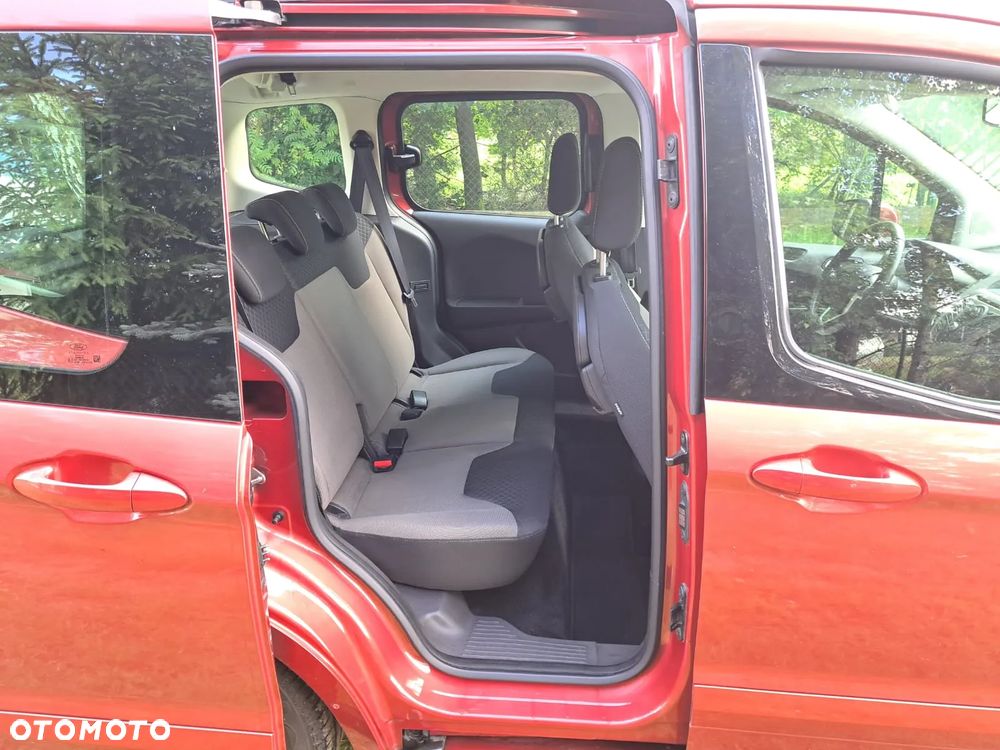 Ford Tourneo Courier 1.0 EcoBoost S&S Titanium - 10