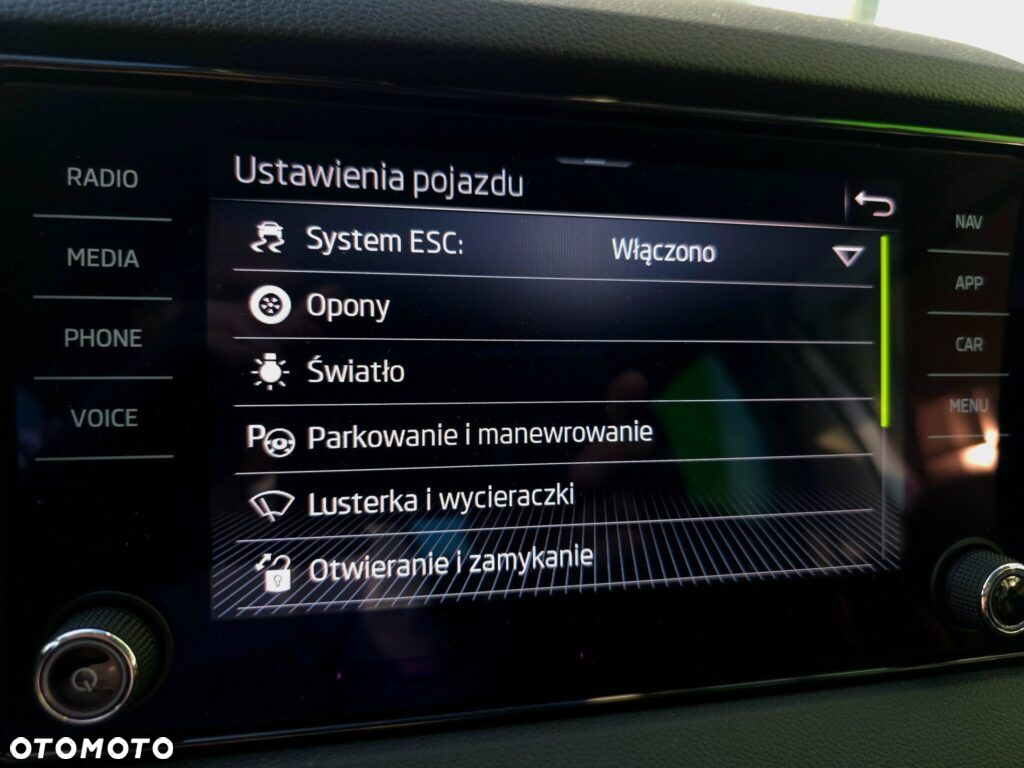 Skoda Karoq 1.0 TSI GPF 4x2 Ambition - 32
