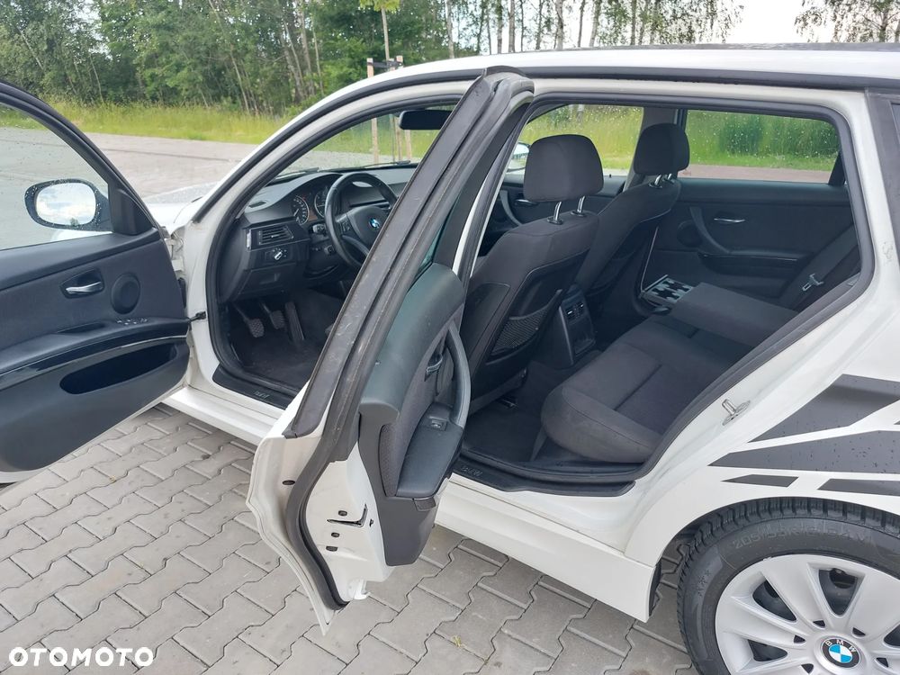 BMW Seria 3 - 32