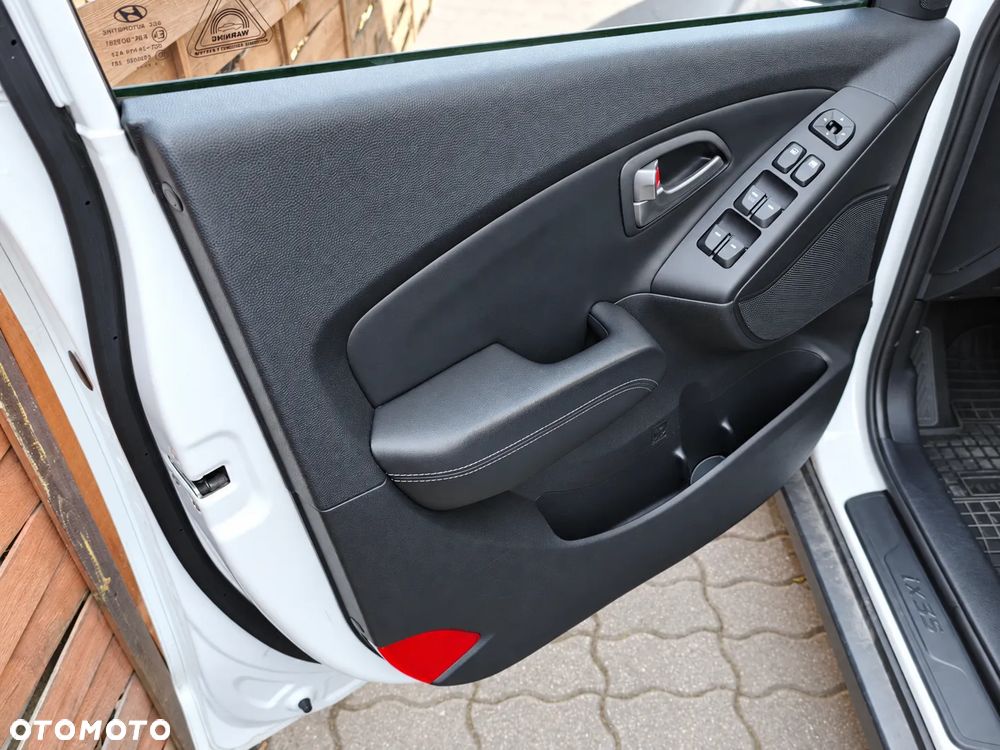 Hyundai ix35 1.6 2WD Fifa World Cup Edition - 16