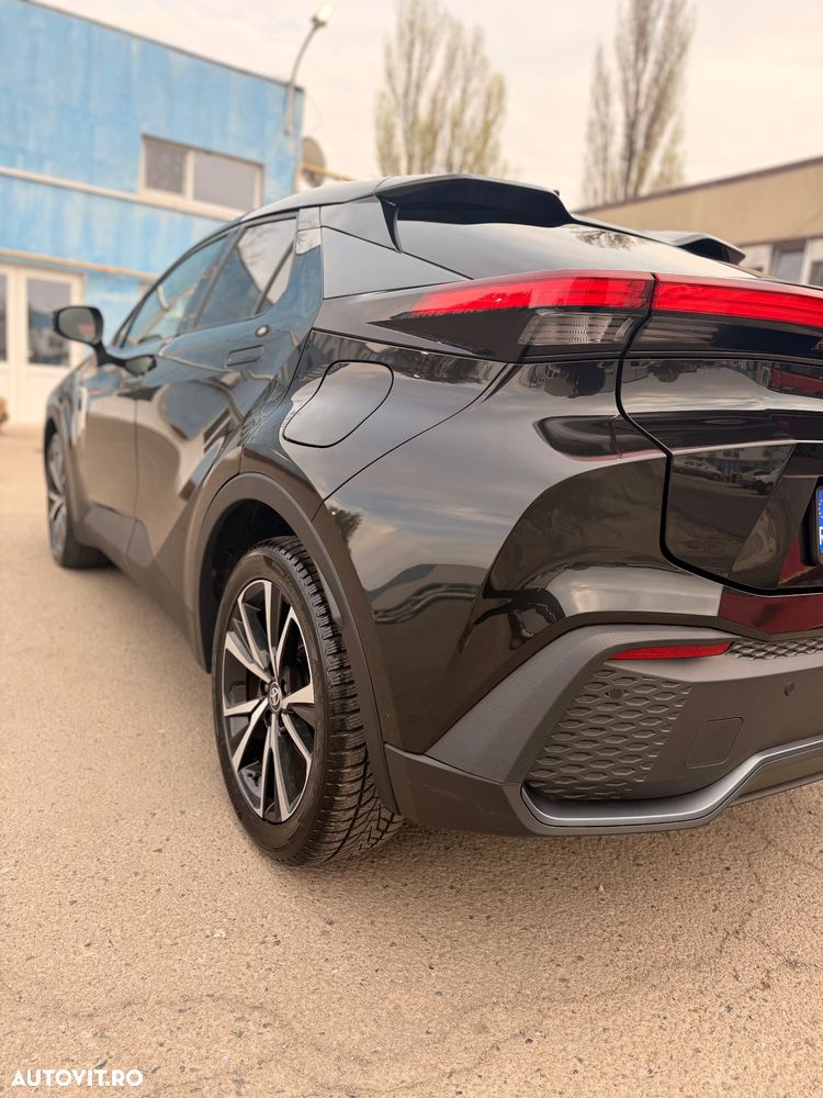 Utilizat Toyota C-HR 2023 - 24 800 EUR, 14 348 km - Autovit.ro