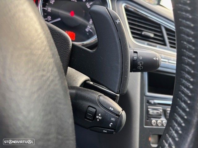Peugeot 5008 1.6 E-HDi 7L Allure 2-Tronic - 22