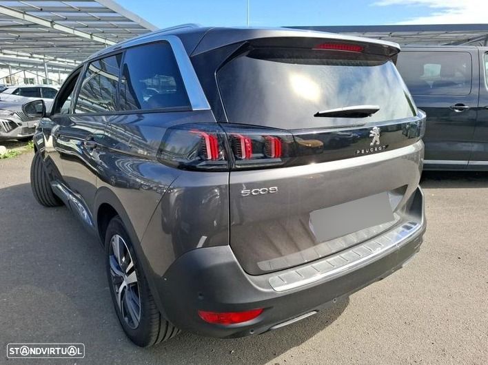 Peugeot 5008 - 8