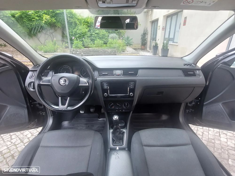 Skoda Rapid 1.6 TDI Active - 11