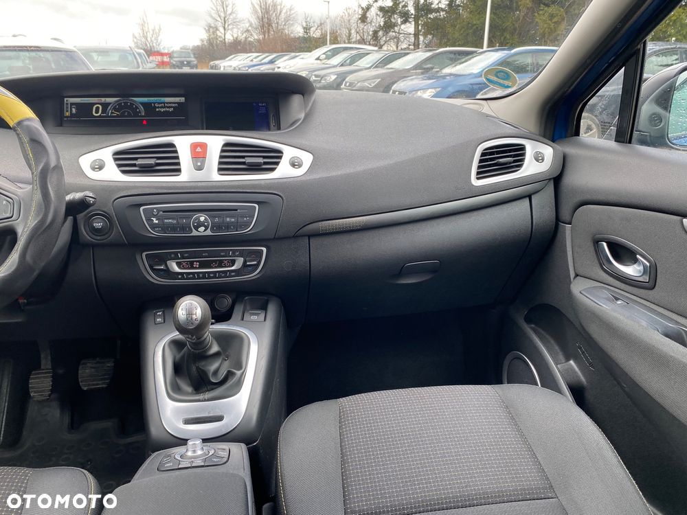 Renault Scenic 1.6 16V 110 Dynamique - 31