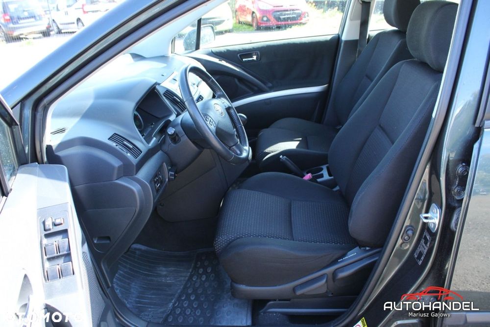 Toyota Corolla Verso - 8