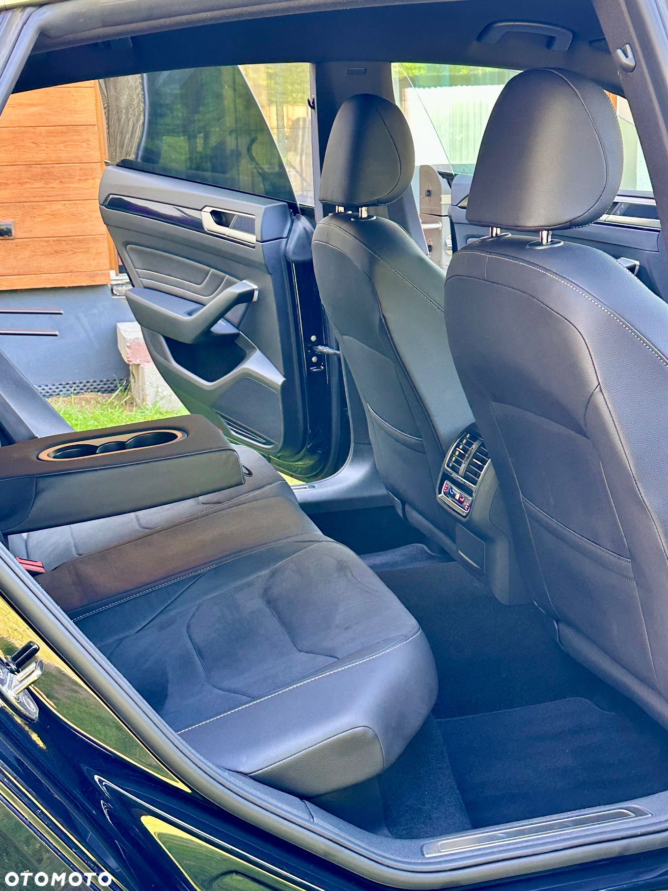 Volkswagen Arteon 2.0 TDI R-Line DSG - 25