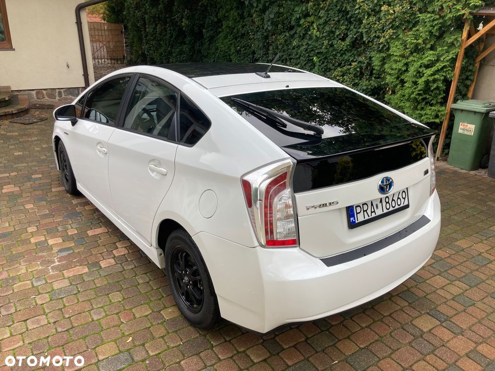 Toyota Prius Hybrid - 3