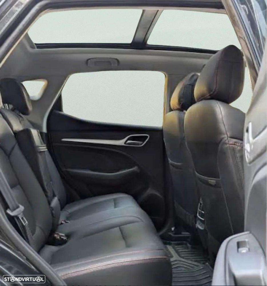MG ZS EV 72.6 kWh Luxury - 6