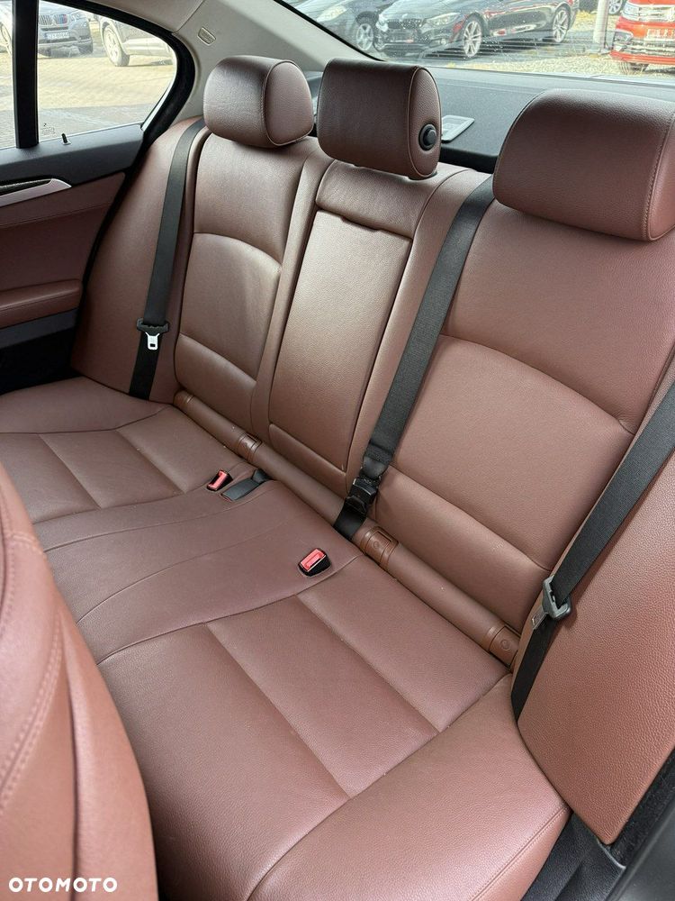 BMW Seria 5 - 16