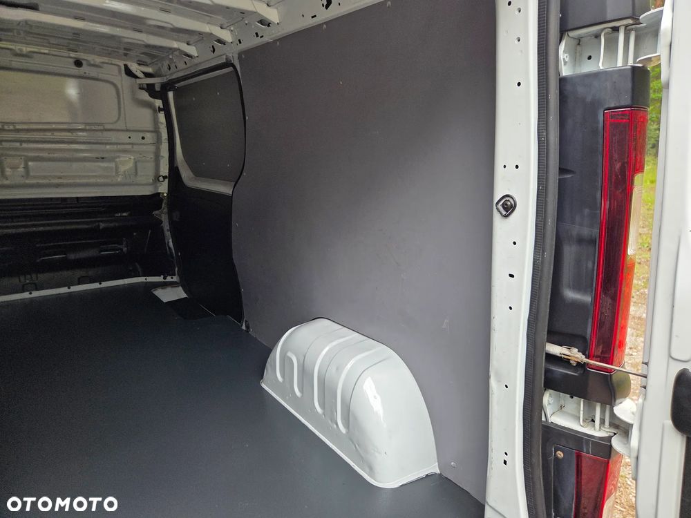 Opel Vivaro piękny Max długi - 15