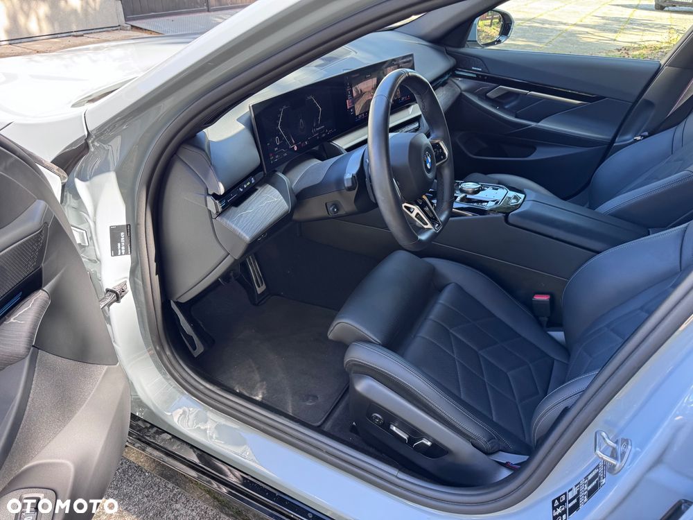 BMW Seria 5 520d xDrive mHEV M Sport - 28
