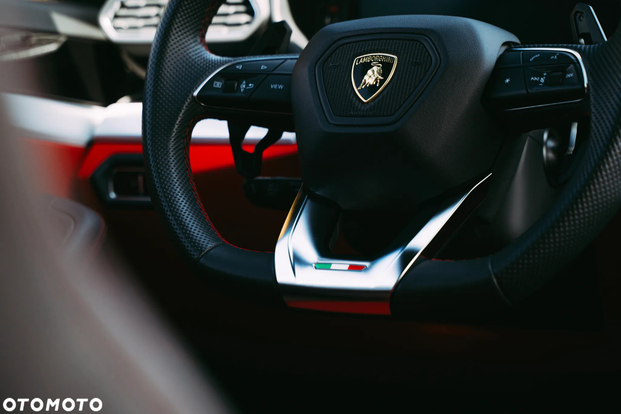 Lamborghini Urus - 16