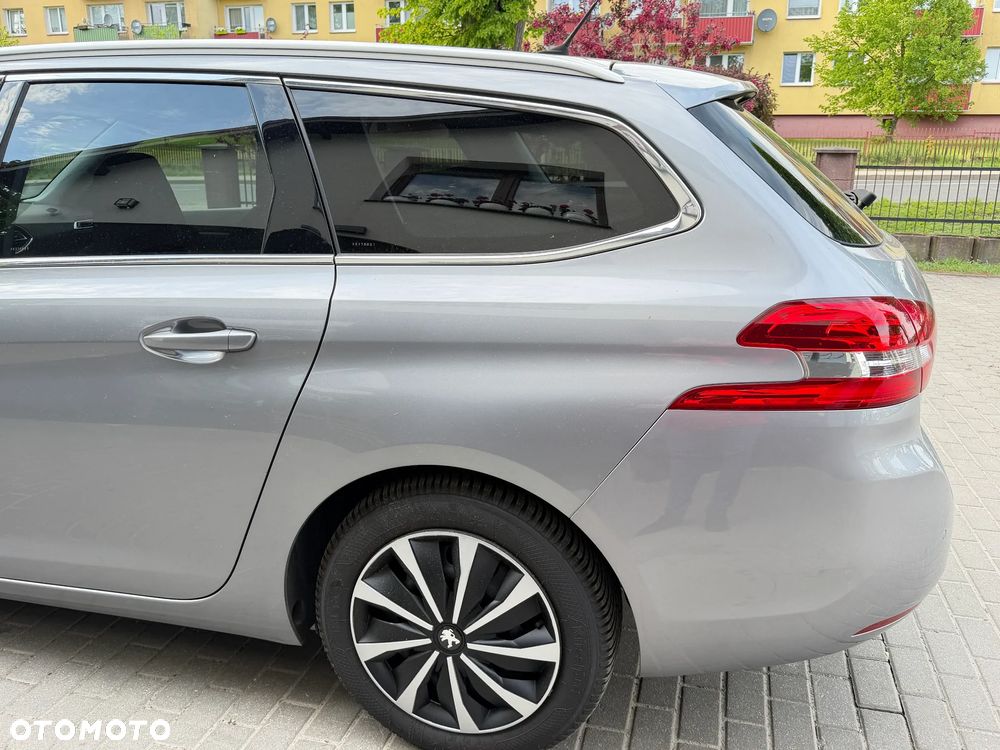 Peugeot 308 1.2 PureTech Allure S&S - 19