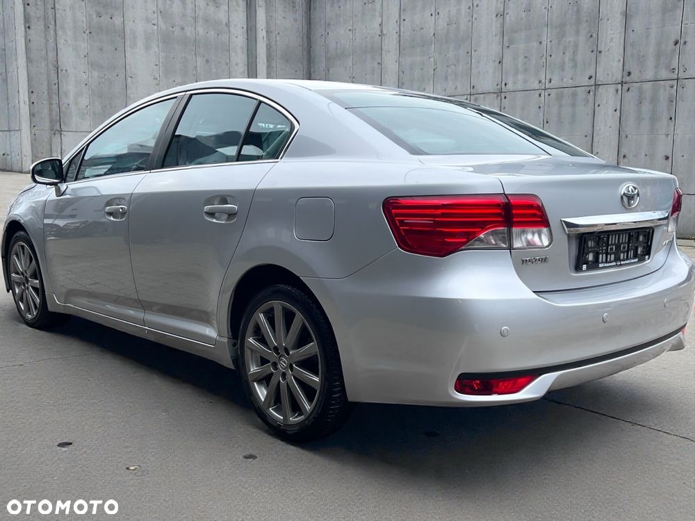 Toyota Avensis 1.8 Premium MS - 9