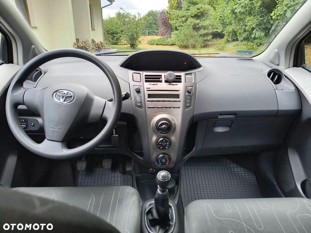Toyota Yaris 1.33 Luna - 4