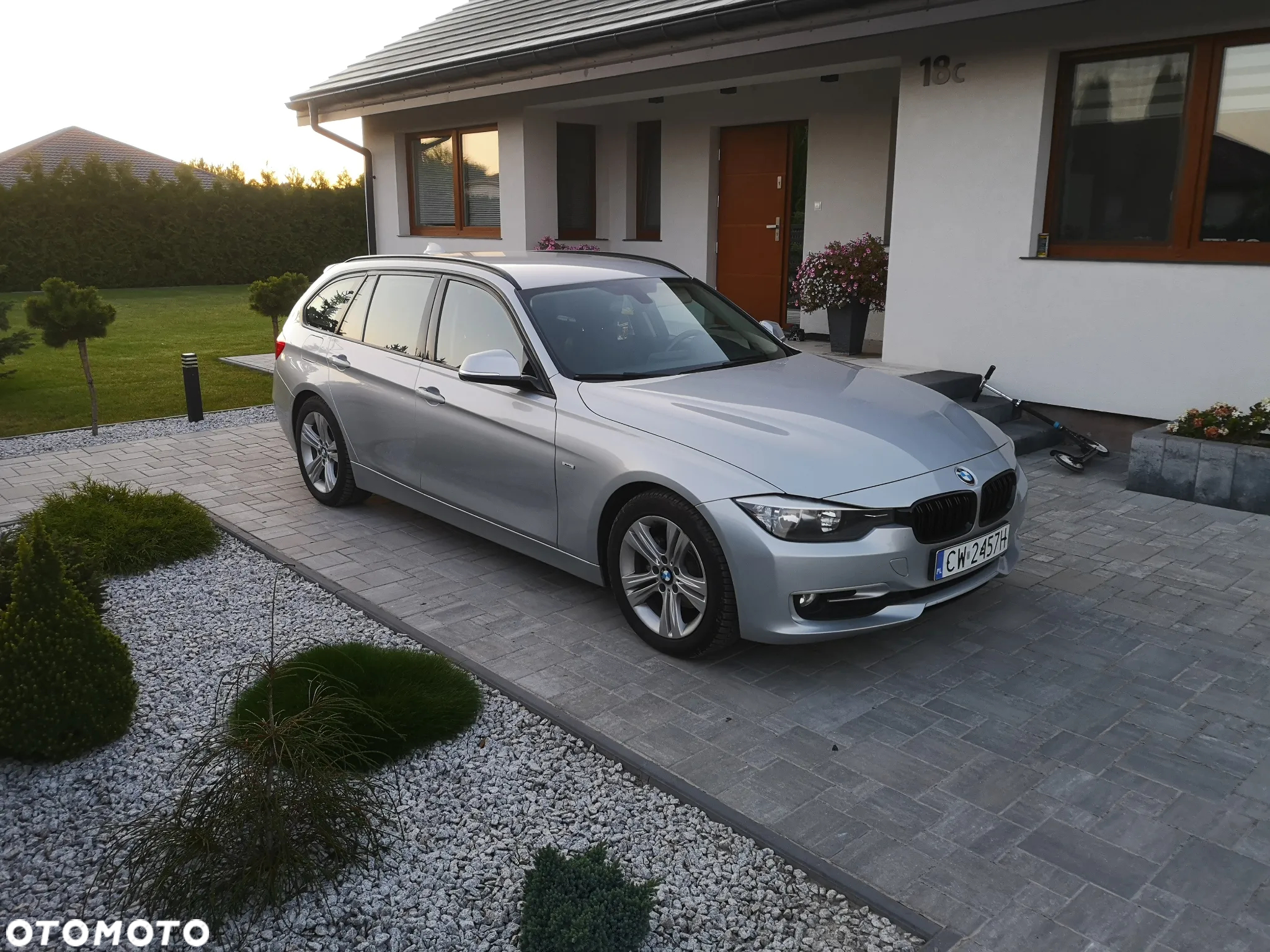 BMW Seria 3 318d Touring Blue Performance Modern Line - 2