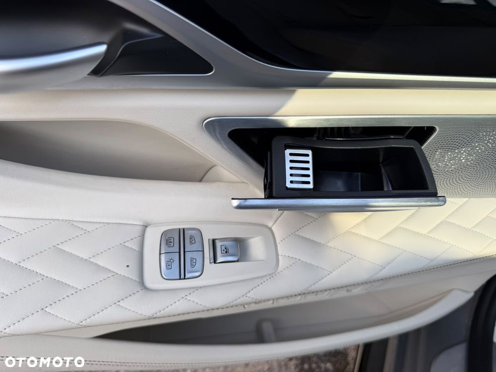BMW Seria 7 740Ld xDrive - 33